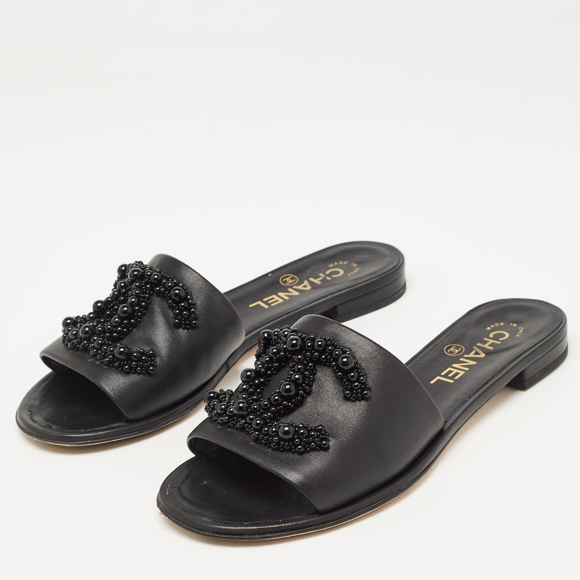 Women's Chanel Black Leather Embellished CC Flat Slides Size 36