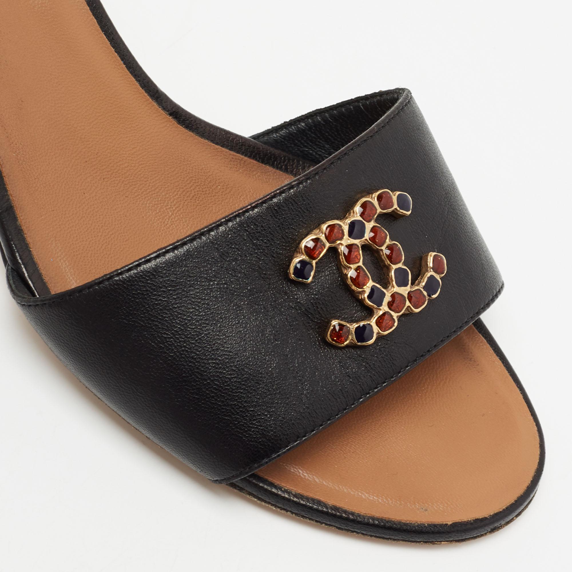 Chanel Black Leather Embellished CC Slide Sandals Size 37.5 3