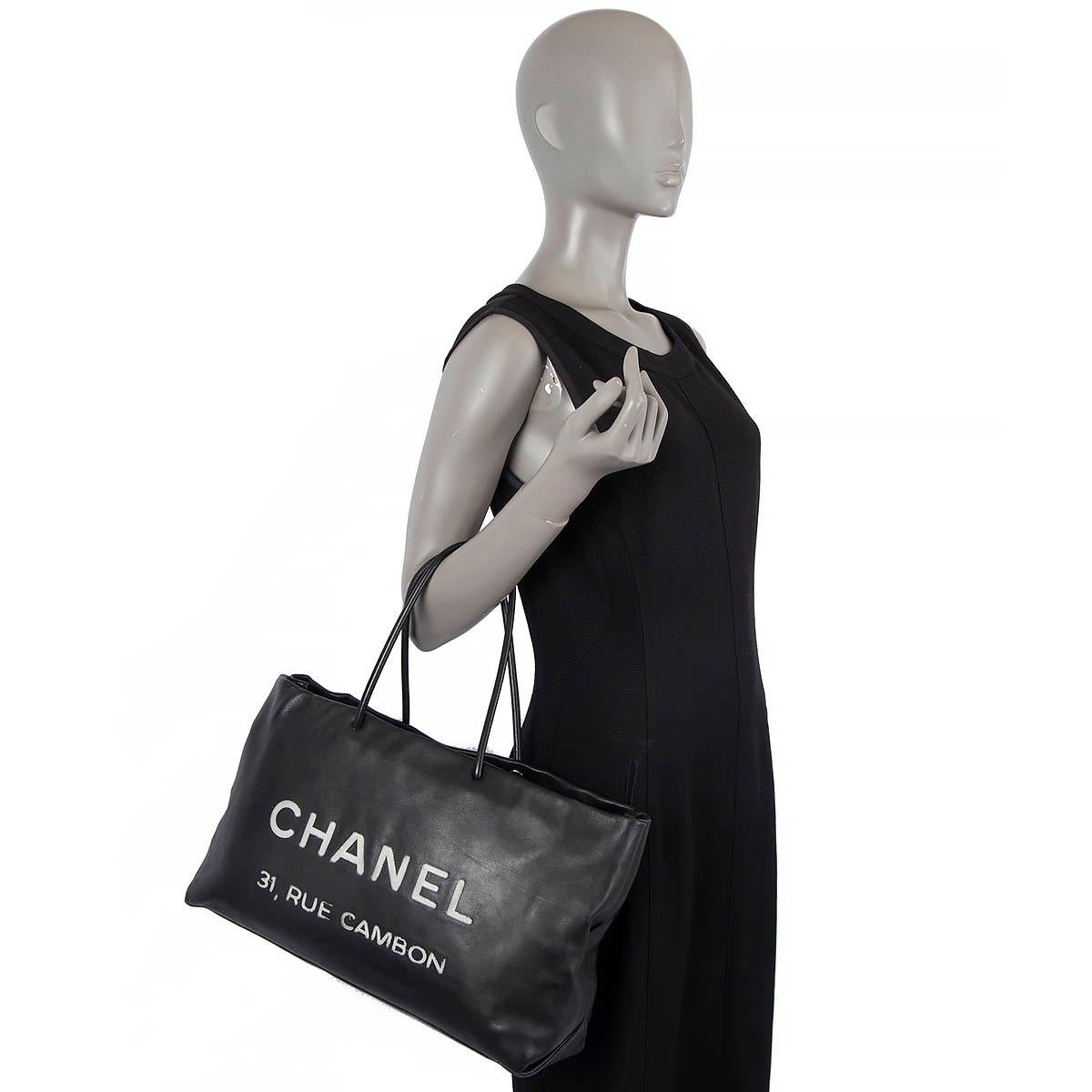 CHANEL black leather ESSENTIAL LARGE 31, RUE CAMBON Tote Bag For Sale 5