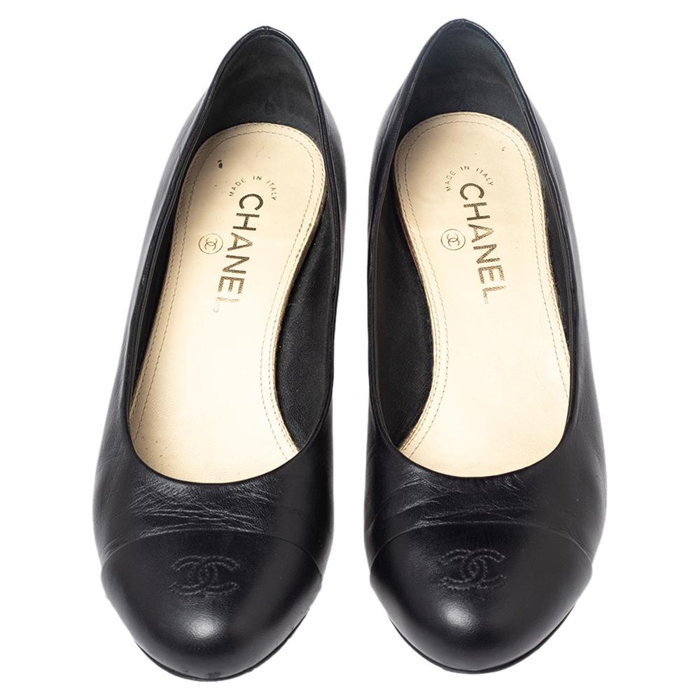 In a fine blend of luxury and classic fashion, the Chanel mules come crafted from black leather and designed with round cap toes and the CC faux pearl on the heels adds the perfect finishing touch to the pair.

Includes: Original Dustbag
