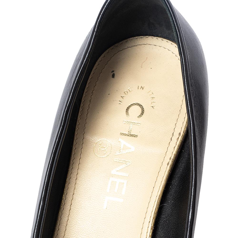 Chanel Black Leather Faux Pearl Heel CC Cap Toe Pump Size 39.5 4