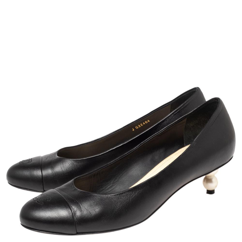 Chanel Black Leather Faux Pearl Heel CC Cap Toe Pump Size 39.5 5