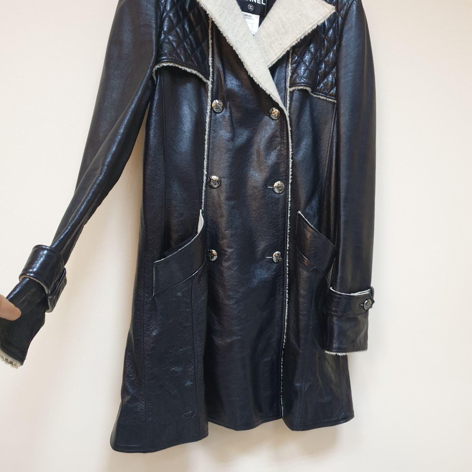 Chanel Black Leather Fur Coat In Good Condition In Krakow, PL