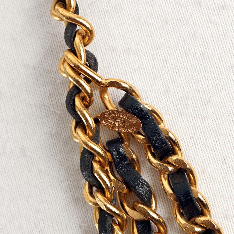 Beige Chanel Black Leather Gold Chain Clover Belt Necklace For Sale