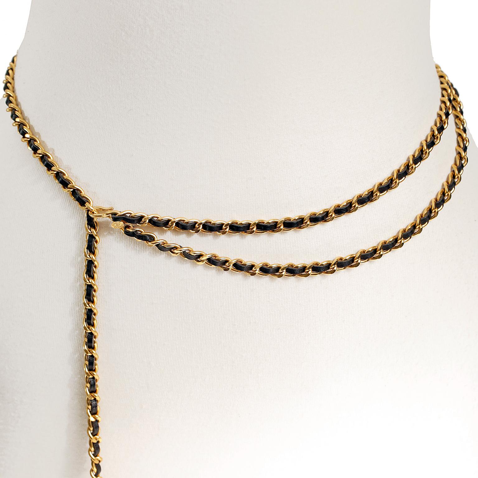 Chanel Schwarzes Leder Goldkette Kleeblatt-Gürtel-Halskette Damen im Angebot