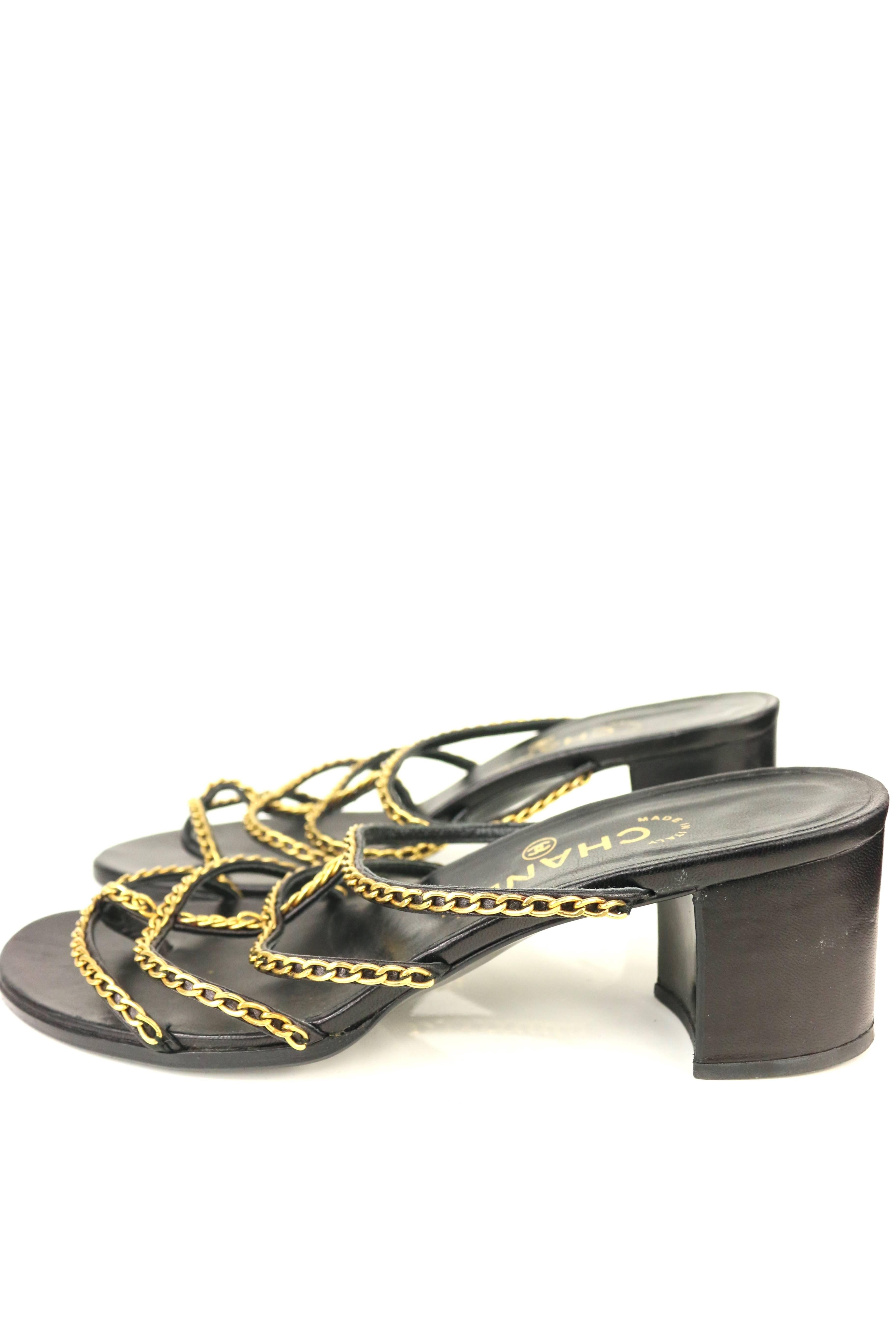 Chanel Black Leather Gold Chain Heeled Sandals In Good Condition For Sale In Sheung Wan, HK