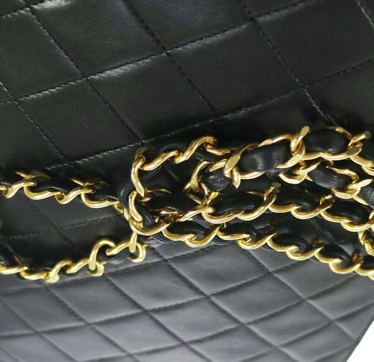 Leather
Gold tone hardware
Woven lining
Zipper closure
Made in France
Shoulder strap 17