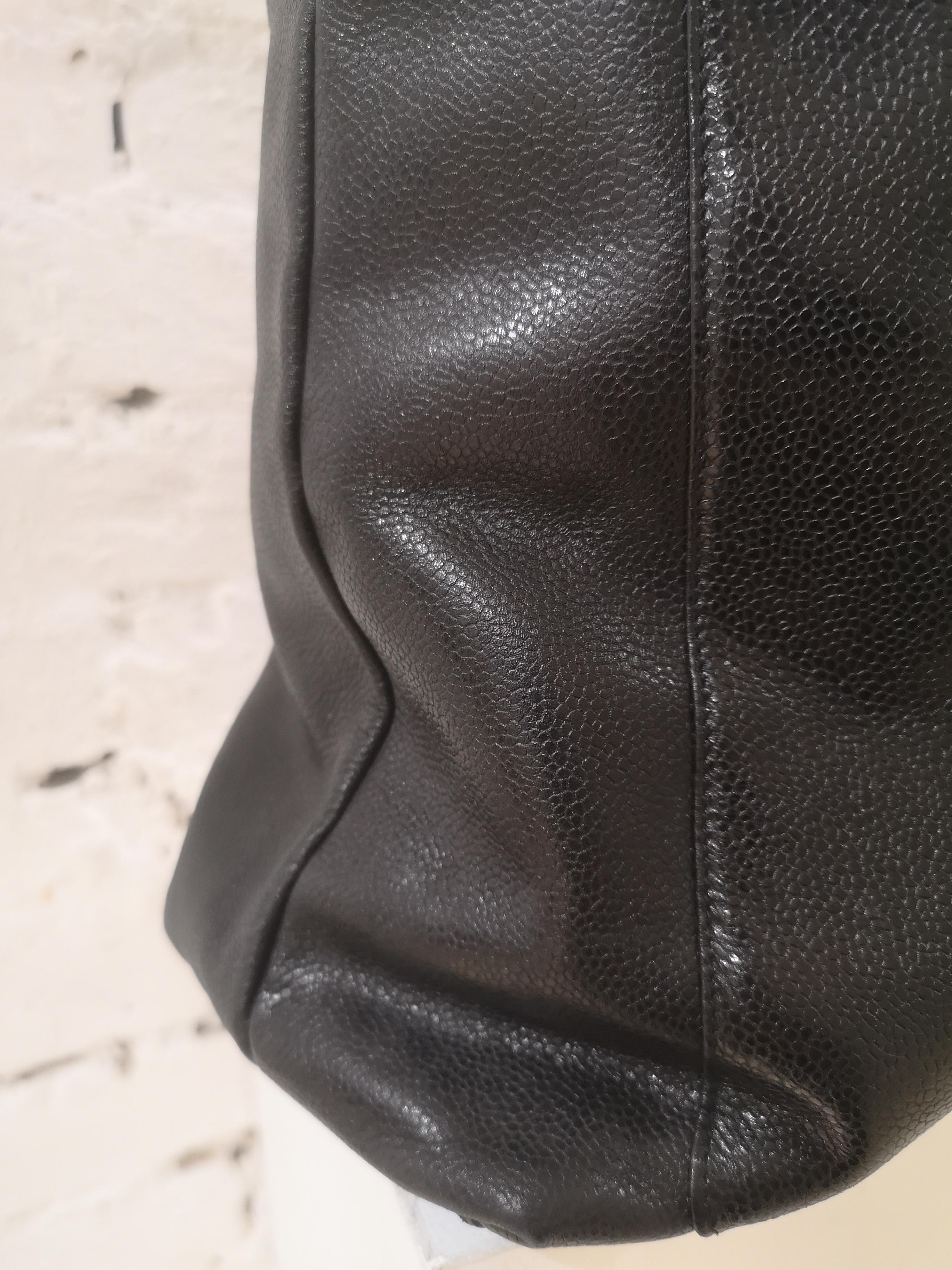 Chanel black leather gold hardware CC logo shoulder bag 2