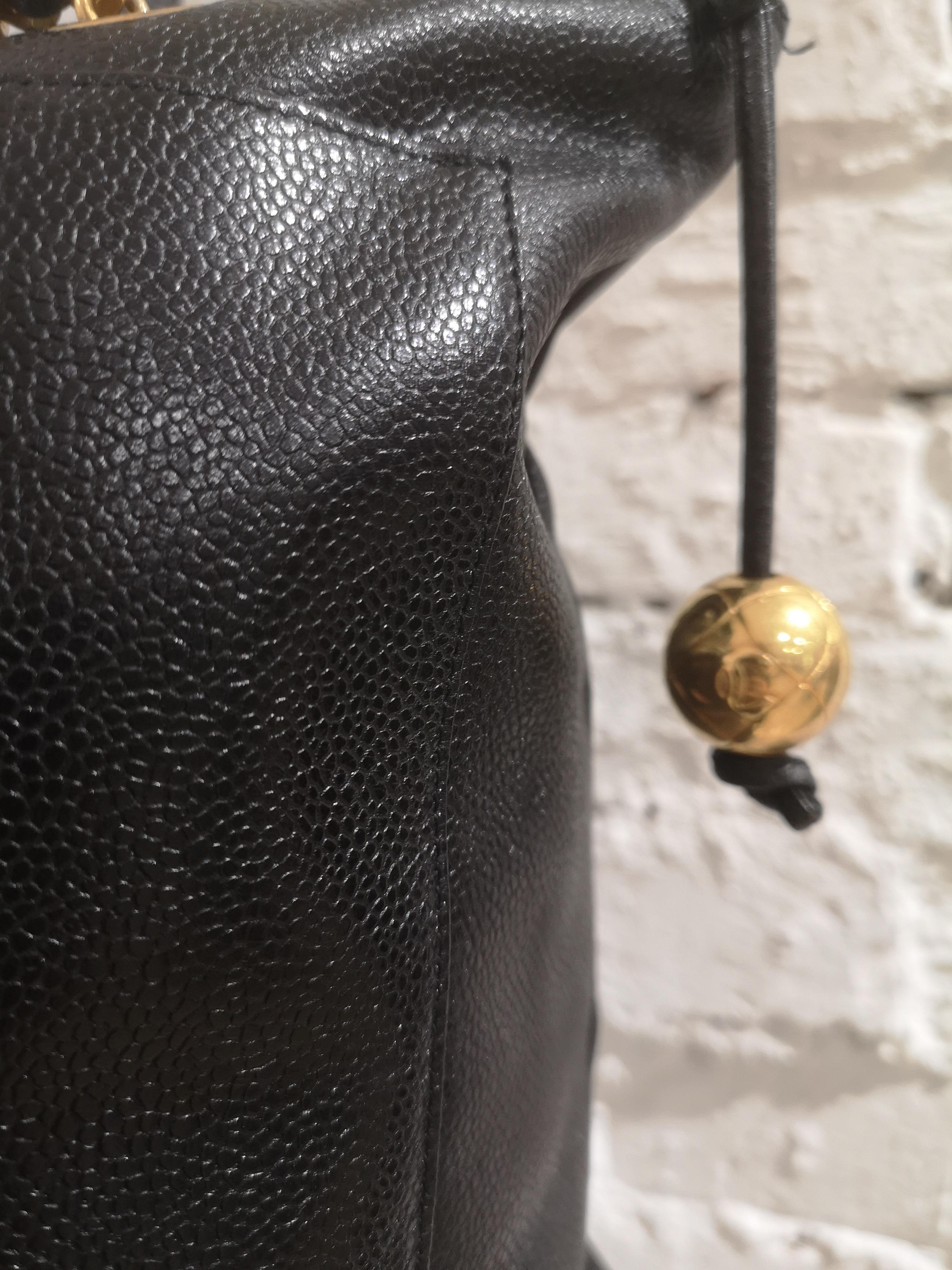 Chanel black leather gold hardware CC logo shoulder bag 3