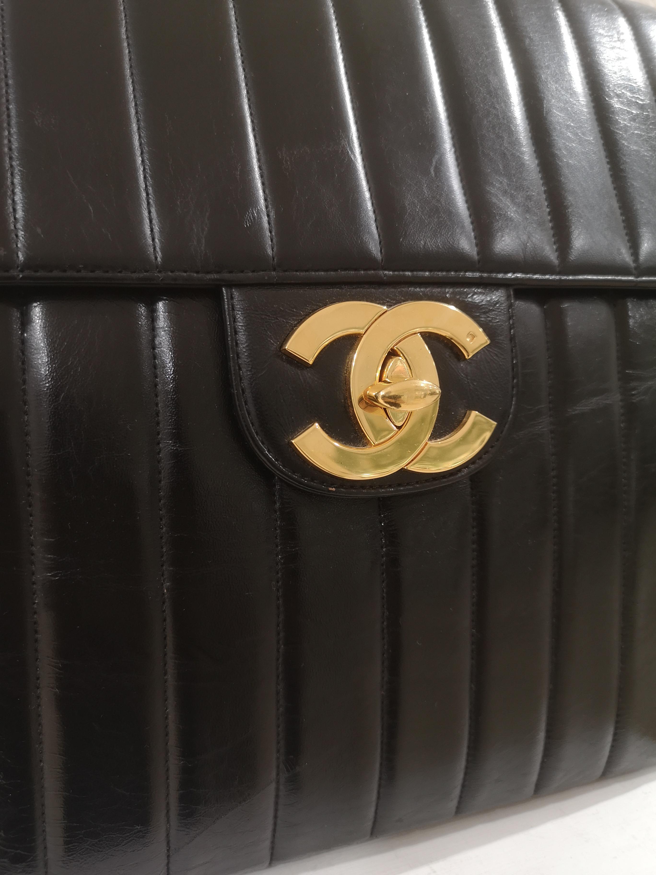 Chanel black leather gold hardware CC logo shoulder bag 4