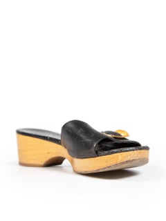Chanel Schwarze ineinandergreifende CC Clog-Sandalen aus Leder Größe US 7