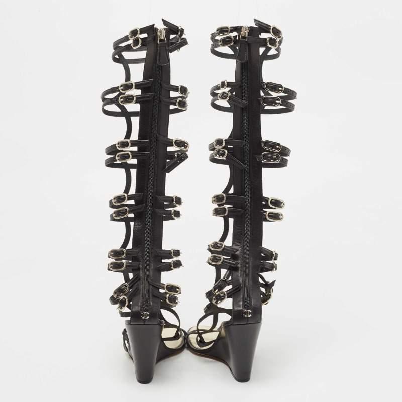 Chanel Black Leather Interlocking CC Logo Gladiator Sandals Size 37.5 In Good Condition In Dubai, Al Qouz 2