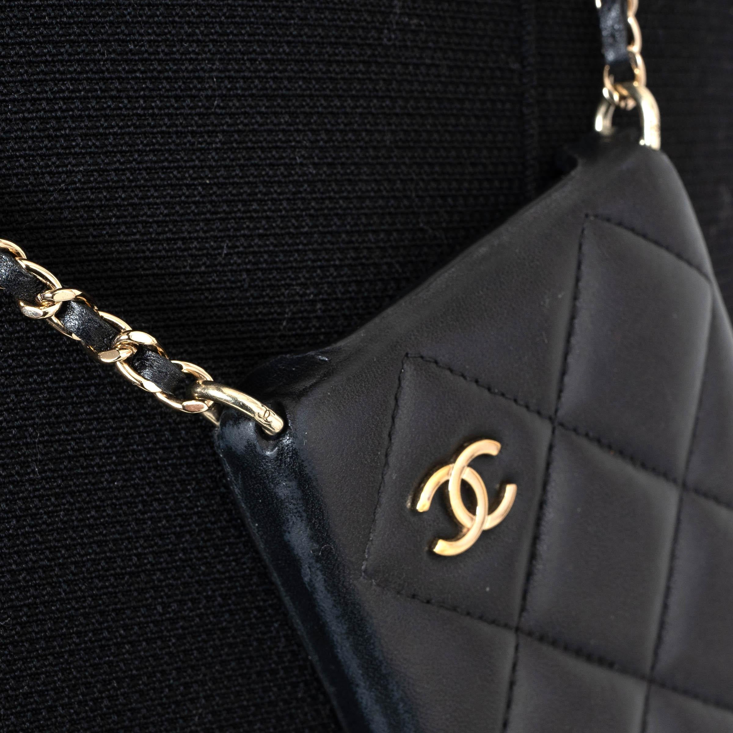 CHANEL black leather IPHONE 13 PRO MAX Case w PEARL STRAP For Sale 3