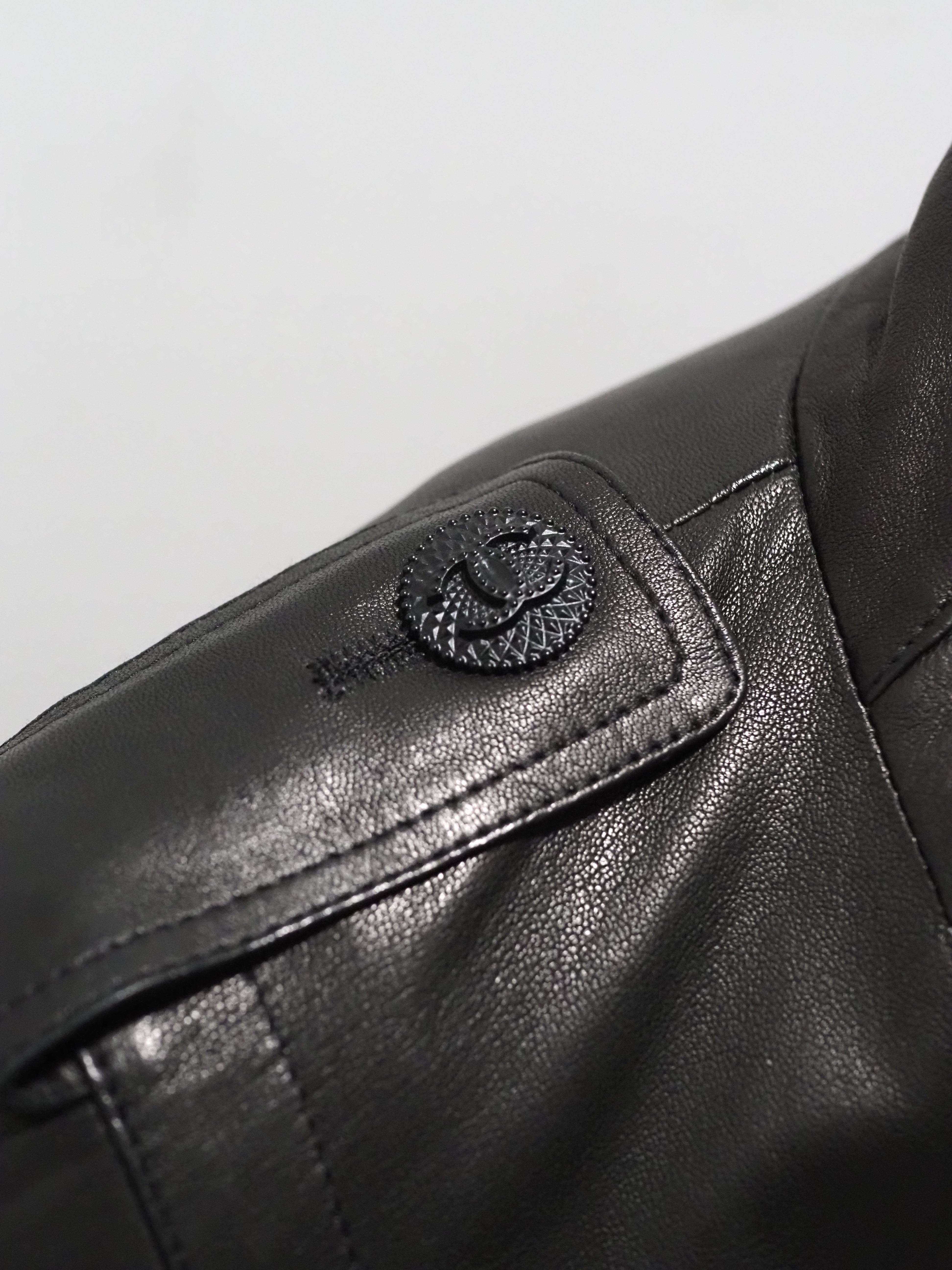 Chanel black leather jacket For Sale 4