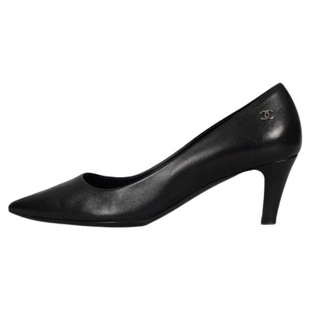 Chanel - Escarpins à petits talons en cuir noir - Taille 38,5
