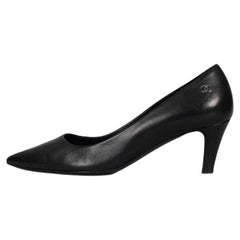 Chanel - Escarpins à petits talons en cuir noir - Taille 38,5