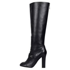 Bottes Chanel en cuir noir montant jusqu'aux genoux, avec logo CC argenté, taille 38,5