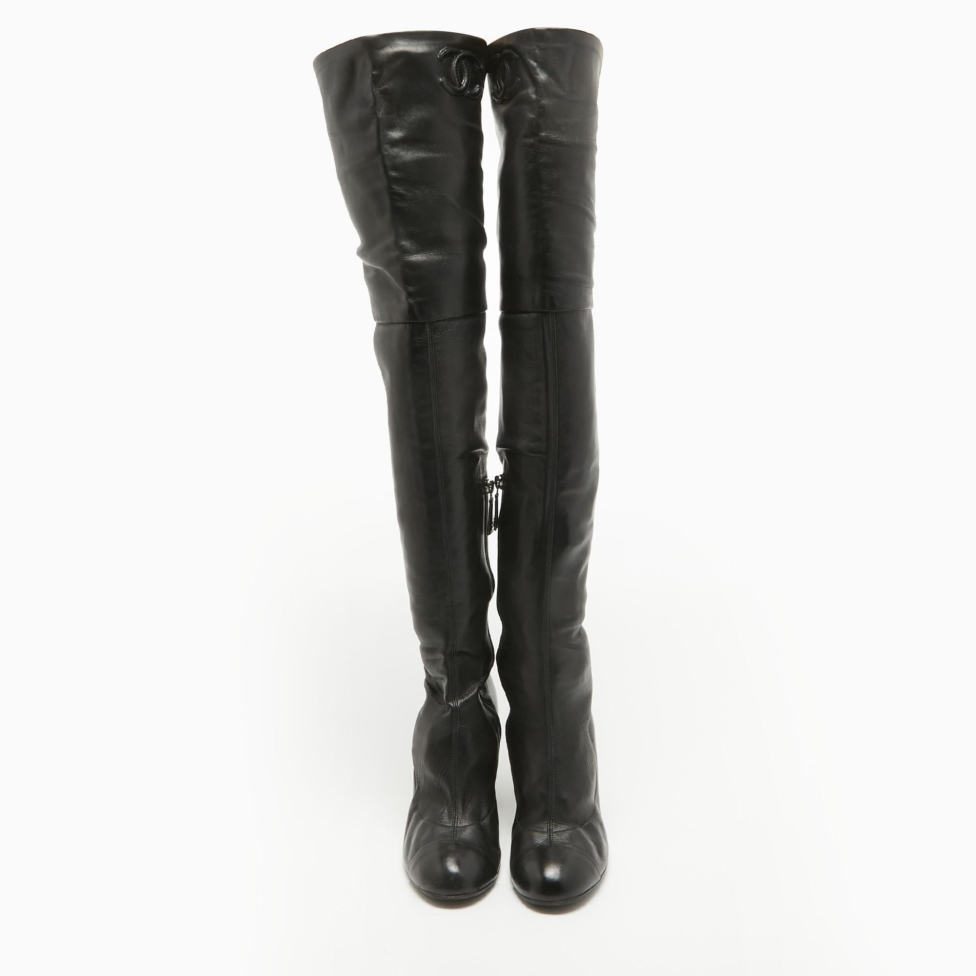 Chanel Black Leather Knee Length Boots Size 39.5 For Sale 2