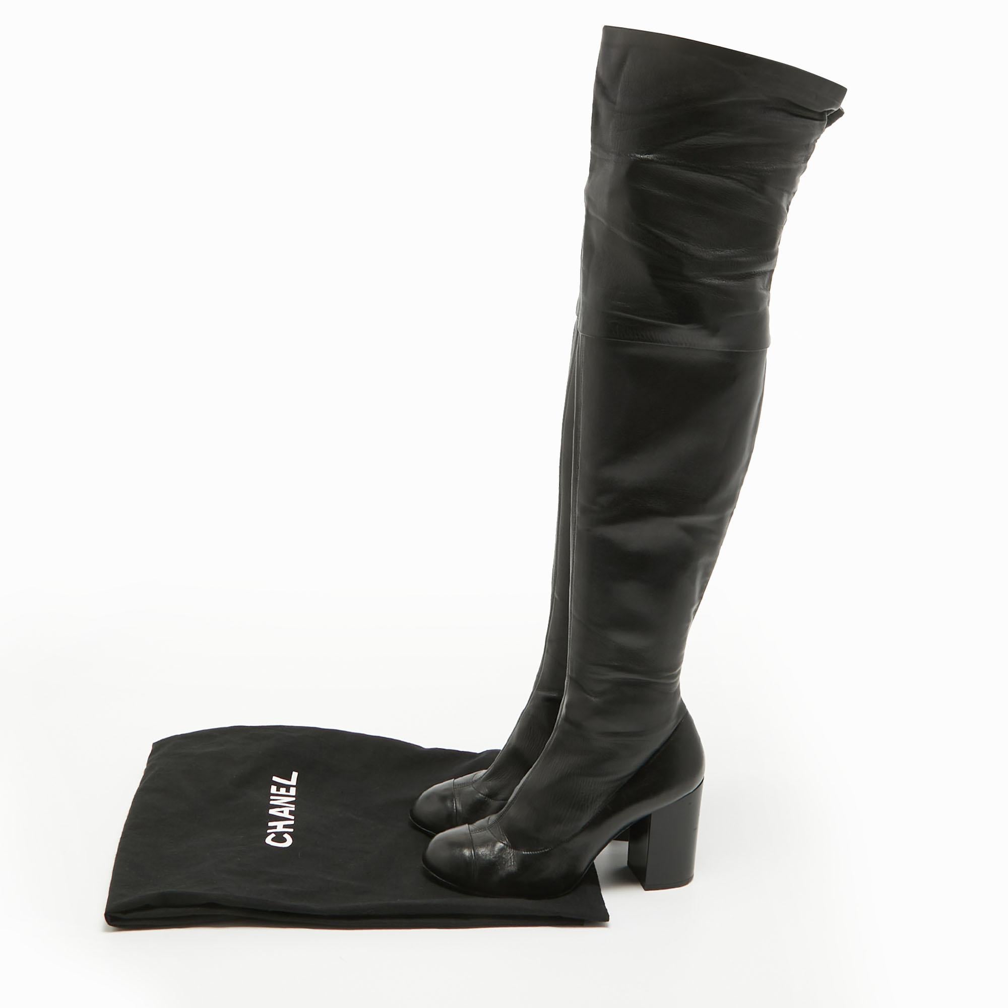 Chanel Black Leather Knee Length Boots Size 39.5 For Sale 5