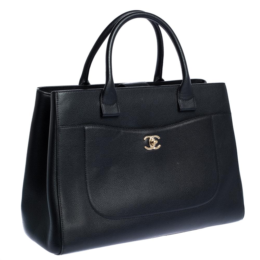 Chanel Black Leather Large Neo Executive Shopper Tote In Good Condition In Dubai, Al Qouz 2