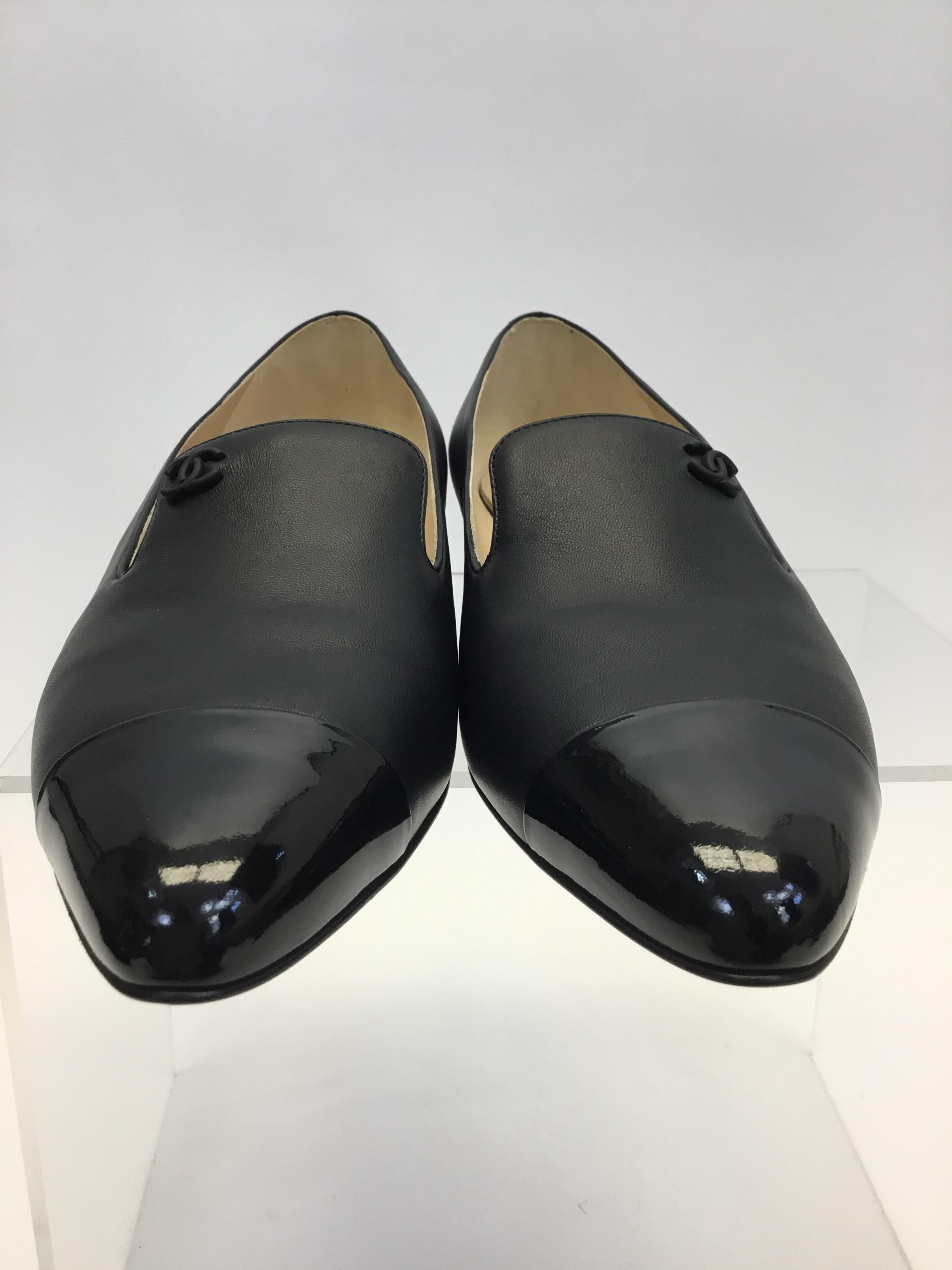 Chanel Black Leather Loafers NIB
$650
Made in Italy
Leather
Heel detail
Size 39
