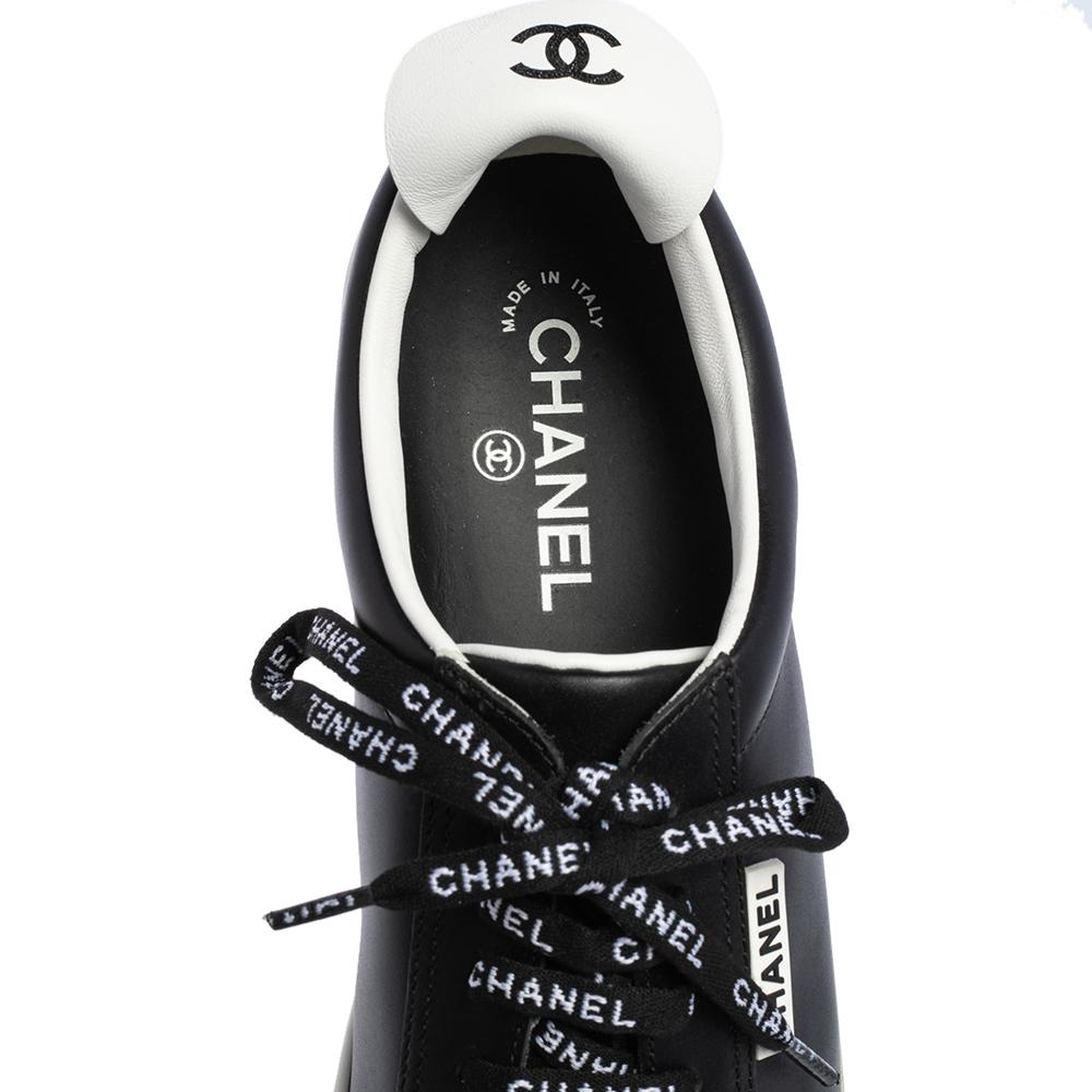Chanel Schwarz Leder Logo Lace Up CC Low Top Sneakers Größe 41.5 2