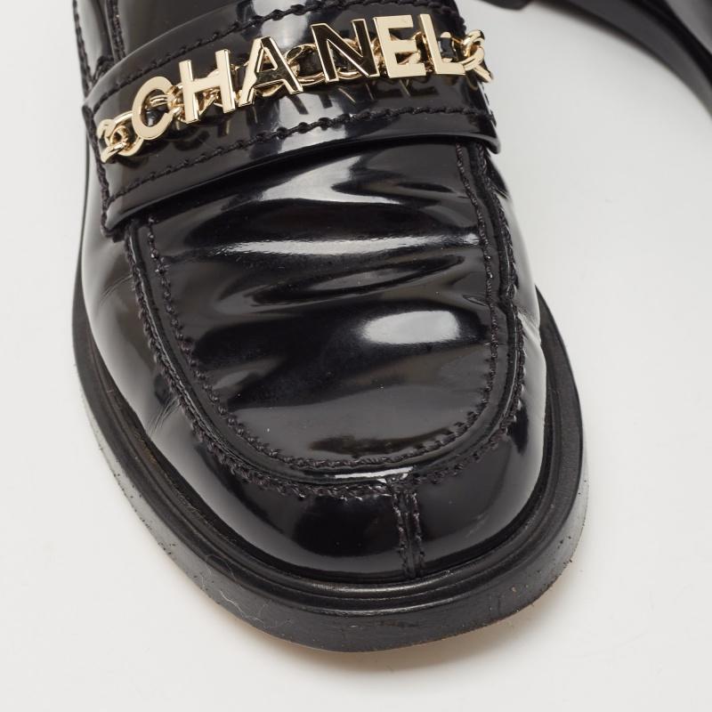 Chanel Black Leather Logo Slip On Loafers Size 36 In Good Condition In Dubai, Al Qouz 2