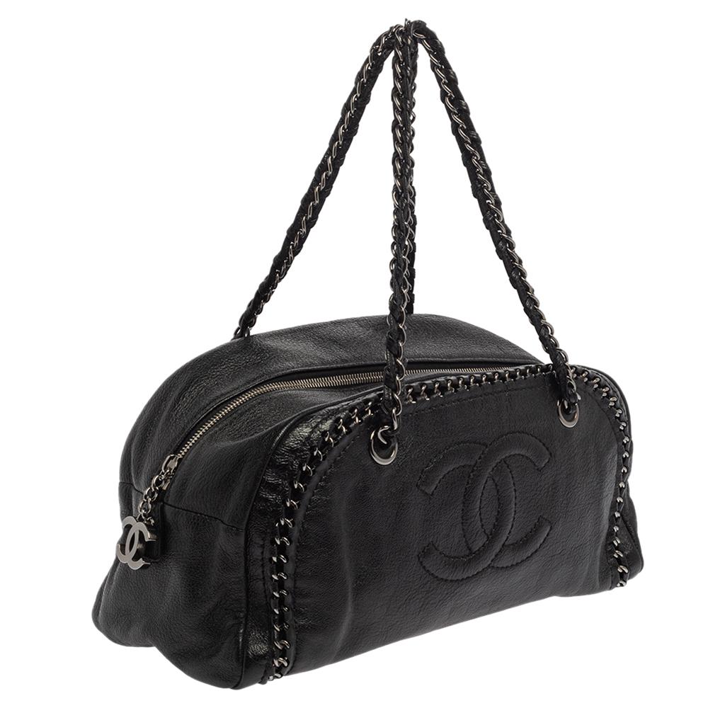 Women's Chanel Black Leather Medium Luxe Ligne Bowler Bag
