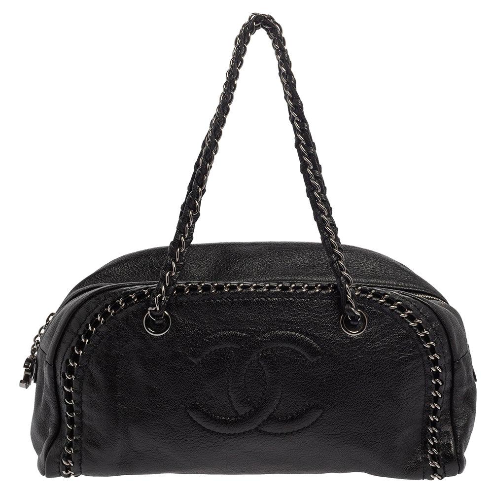 Chanel Luxe Ligne CC Flap Bag Leather Medium at 1stDibs