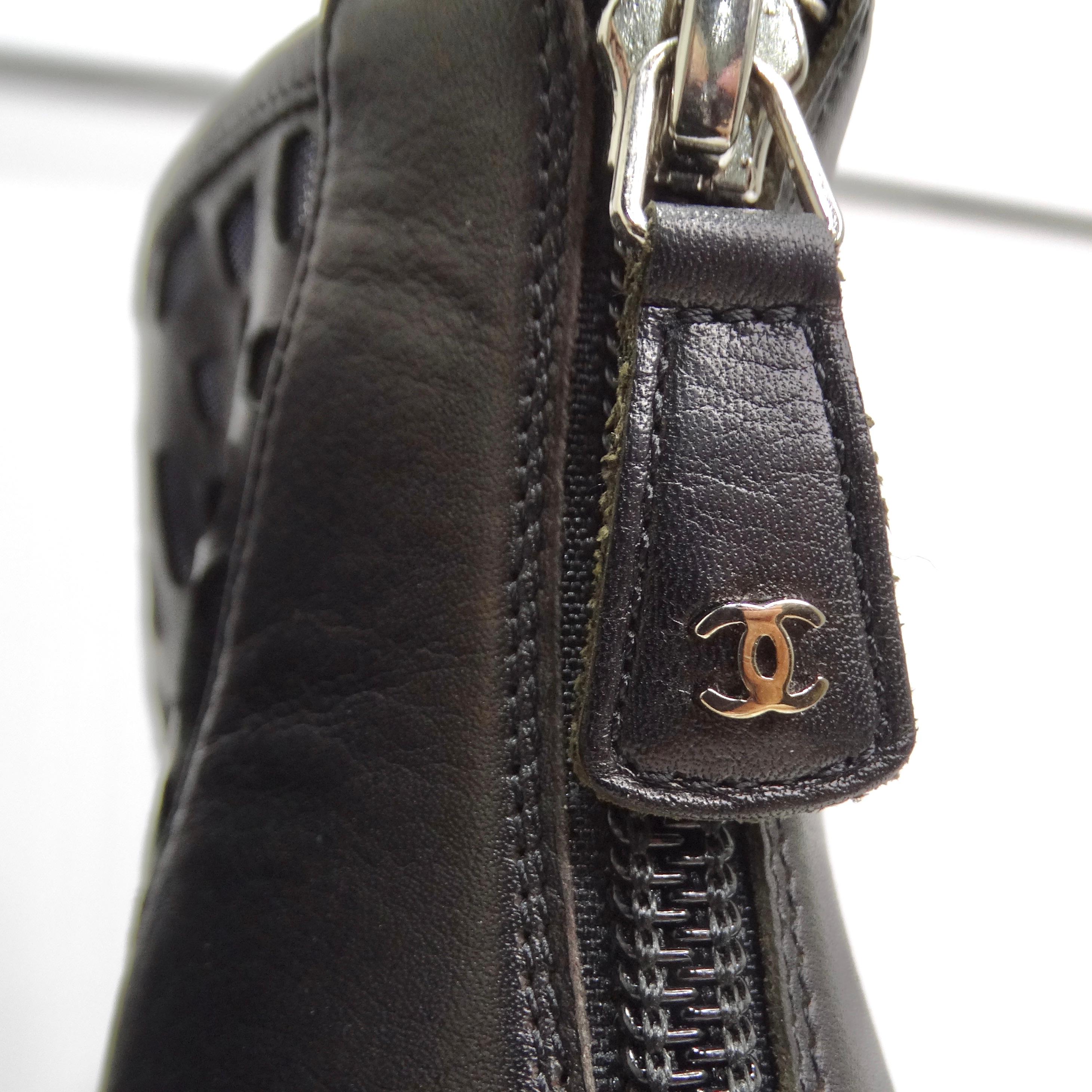 Chanel - Bottines à plateforme peep toes en cuir noir avec découpe en maille en vente 2