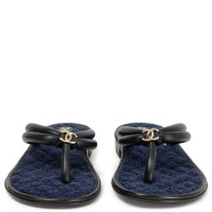 CHANEL black leather & navy terry cloth FLAT THONG Sandals Shoes 38.5