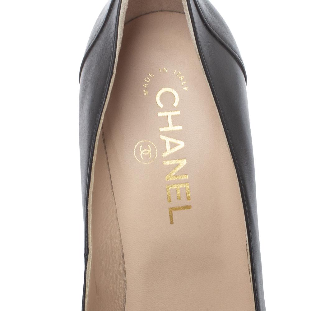 Chanel Black Leather Paris Dallas Star Studded Pumps Size 39 2