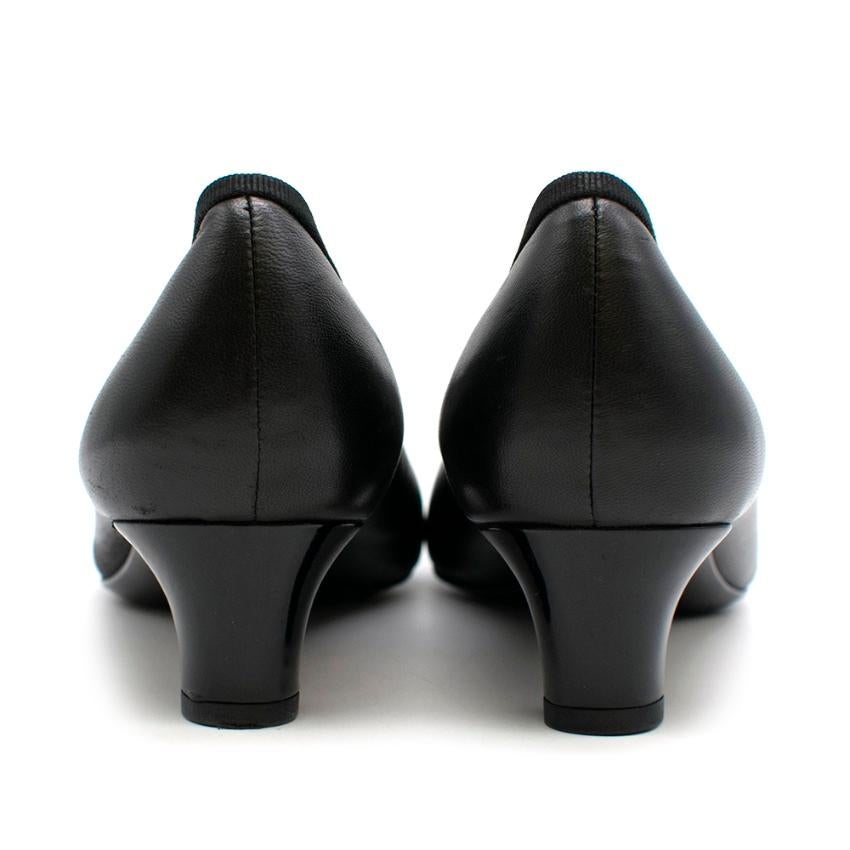 Chanel Black Leather Patent Cap-Toe Pumps 37 In Excellent Condition In London, GB