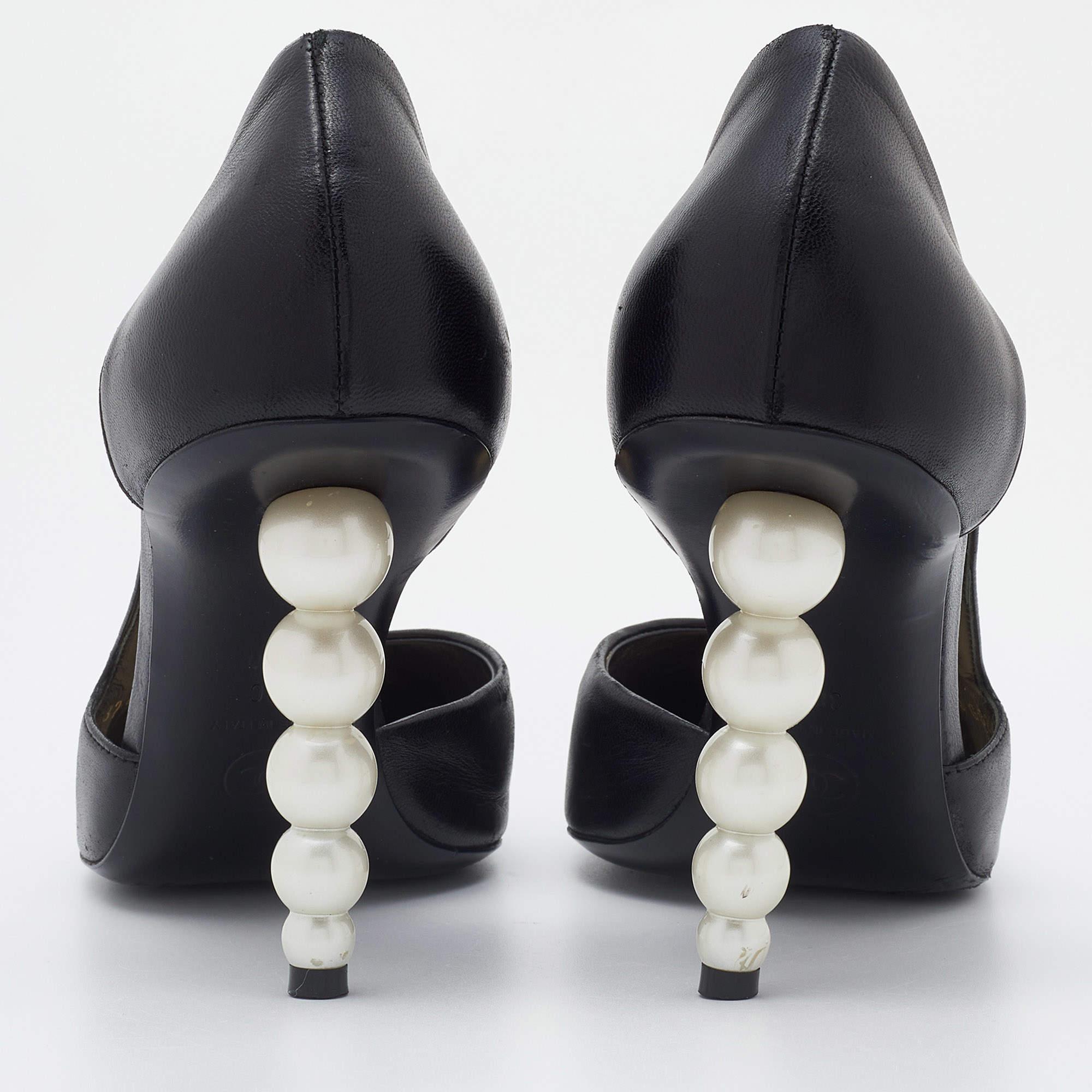 Chanel Black Leather Pearl Heel D'Orsay Pumps Size 38 In Good Condition In Dubai, Al Qouz 2
