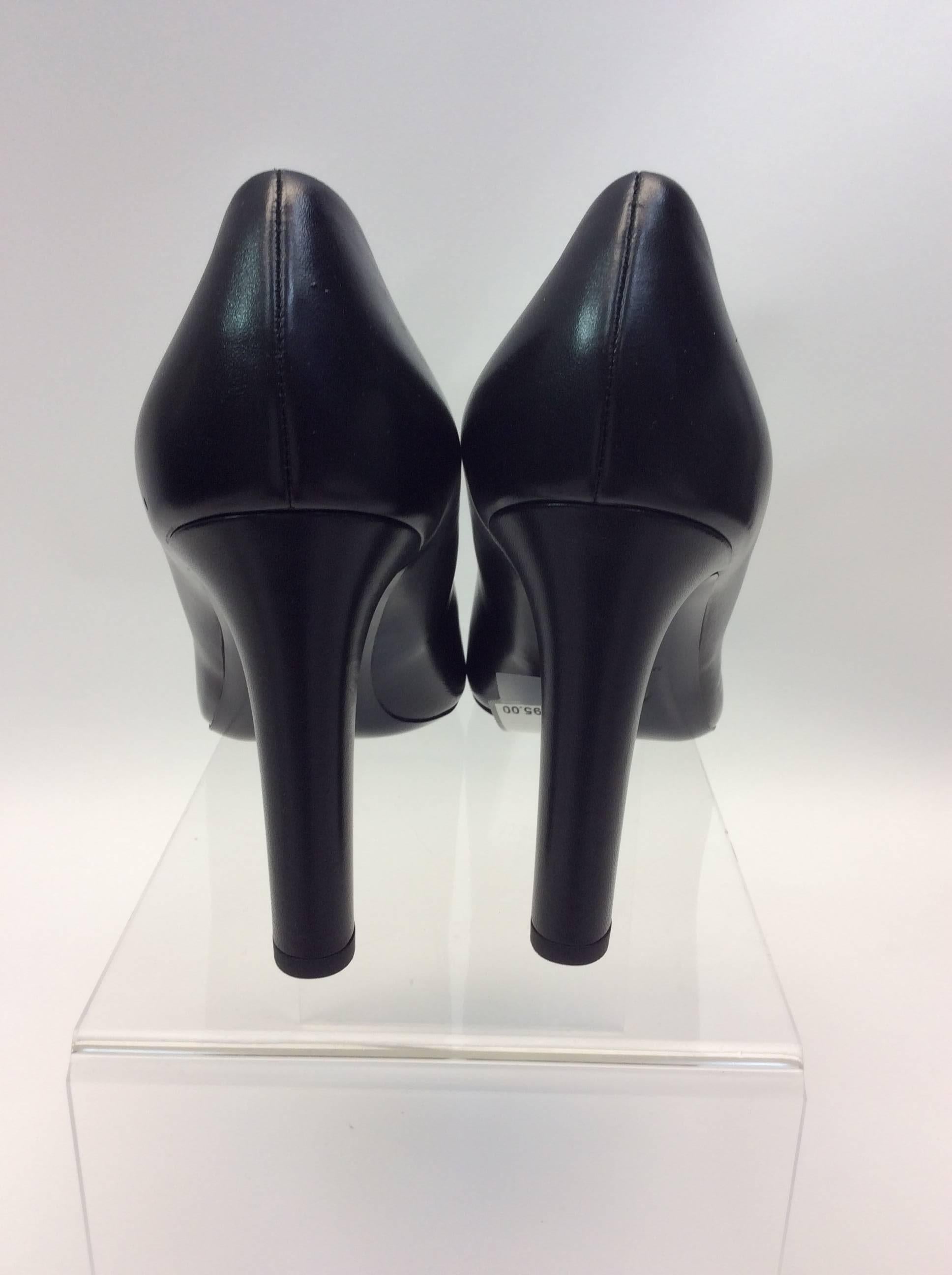 Chanel Black Leather Pump In New Condition For Sale In Narberth, PA