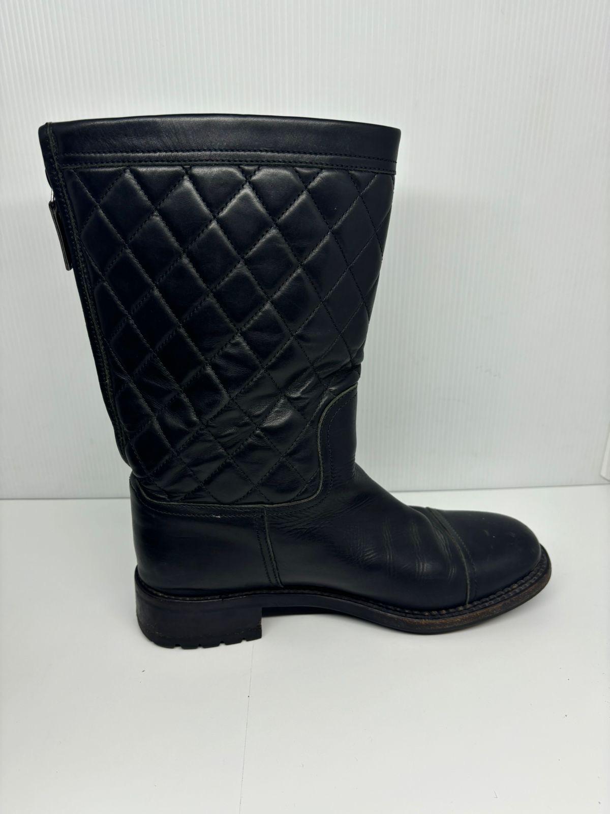 Chanel Black Leather Quilted Biker Boots In Good Condition In Jakarta, Daerah Khusus Ibukota Jakarta
