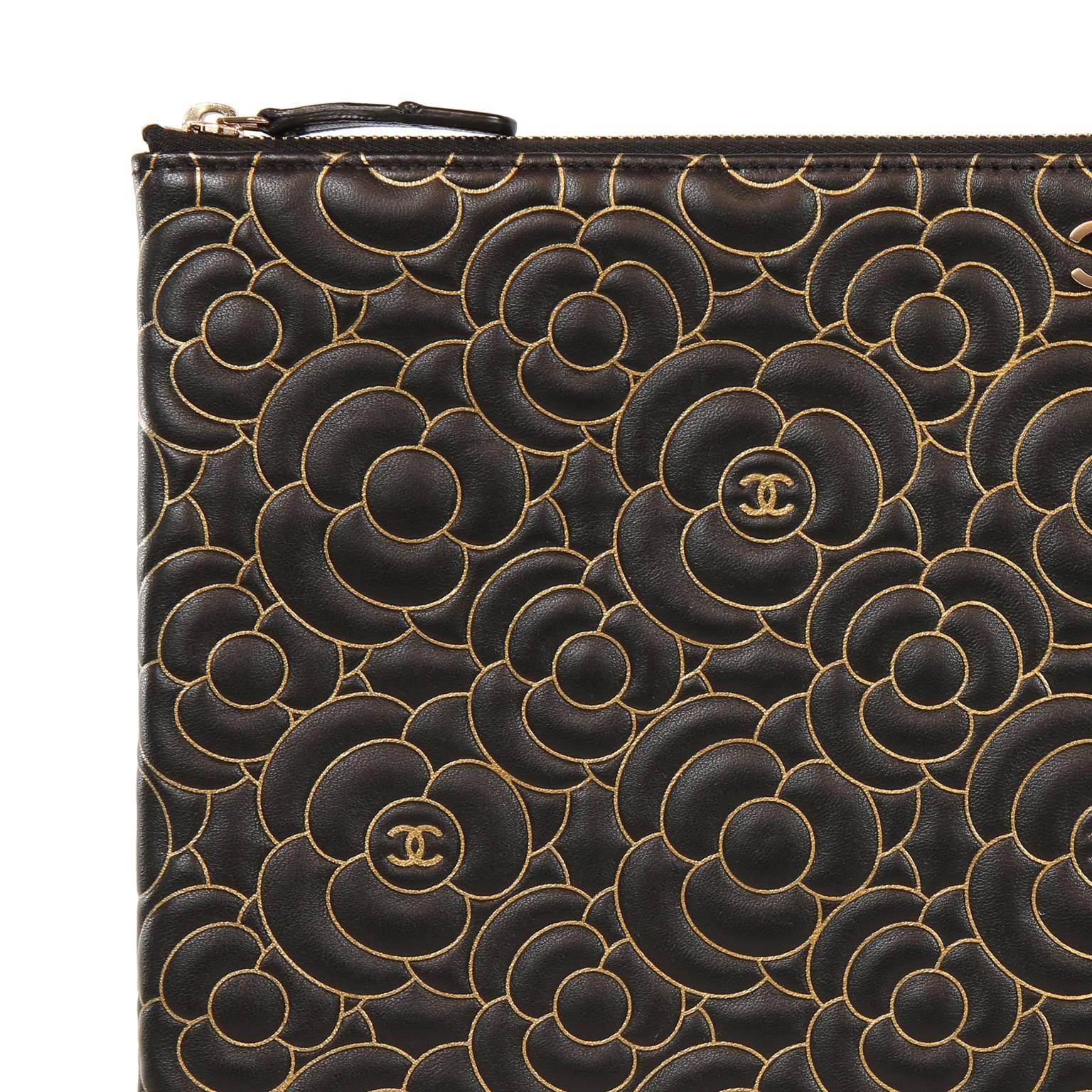 Women's Chanel Black Leather Quilted Camellia Clutch