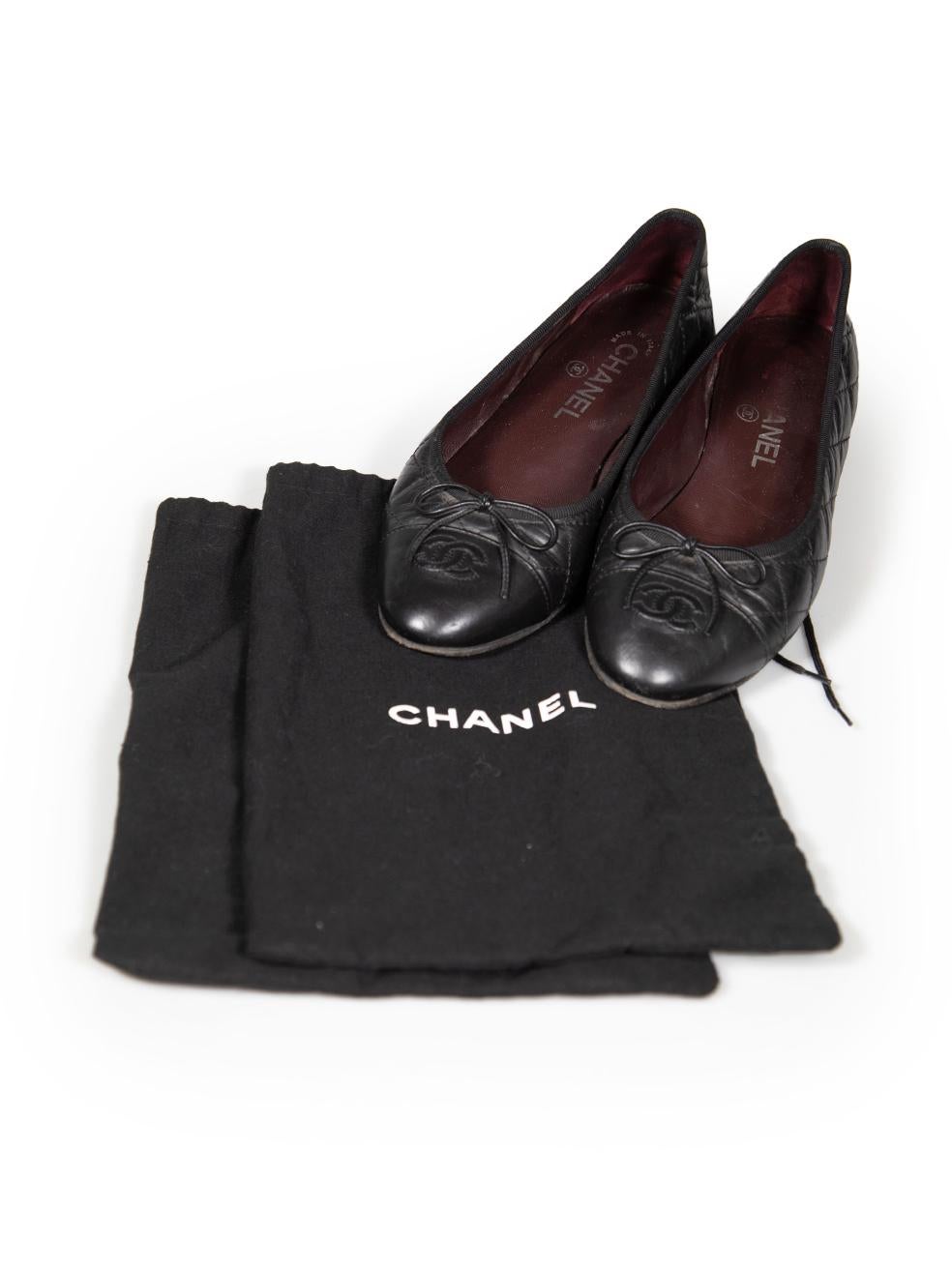 Chanel Black Leather Quilted CC Ballet Flats Size IT 37.5 For Sale 4