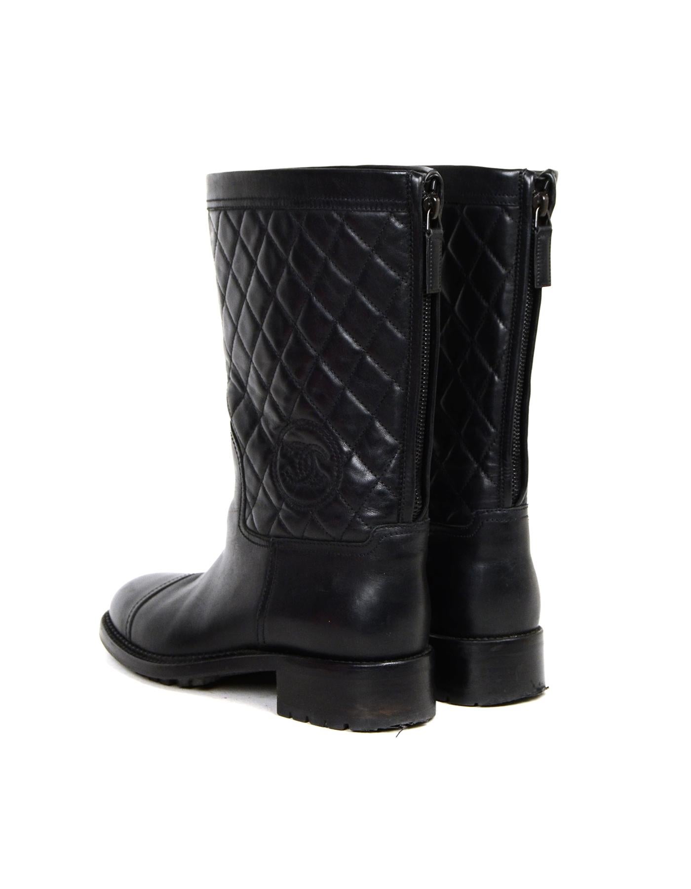 Chanel Black Leather Quilted CC Biker Boots Sz 40 In Good Condition In New York, NY