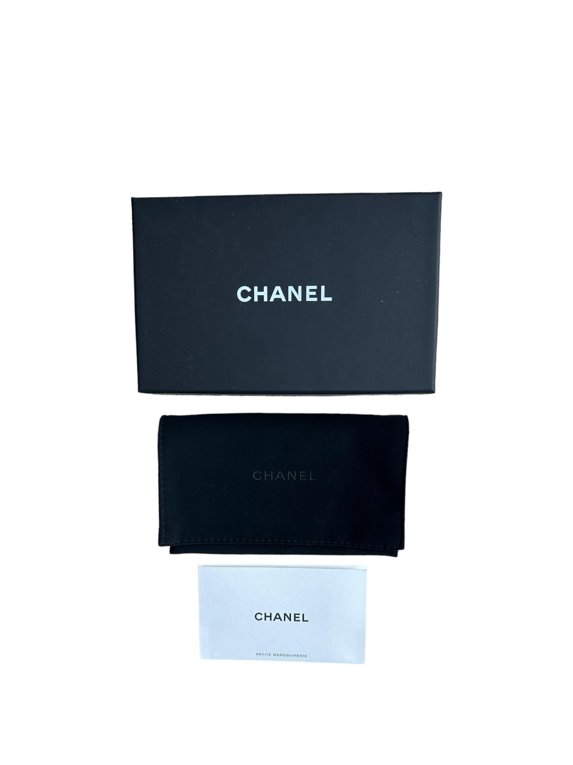 Chanel Black Leather Quilted CC Card Holder For Sale 4