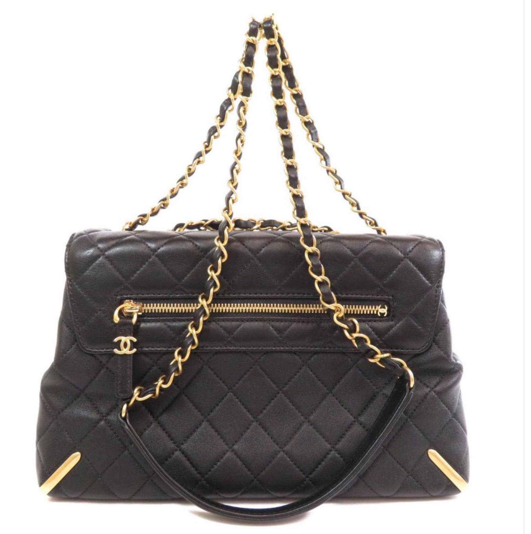 Chanel Black Leather Quilted Gold Evening Tote Carryall Shoulder Flap Bag In Good Condition In Chicago, IL