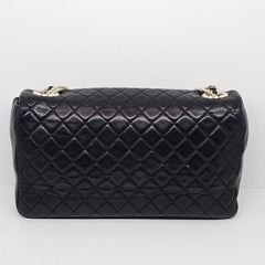 Chanel - Sac à rabat Westminister en cuir noir matelassé de taille moyenne avec perles