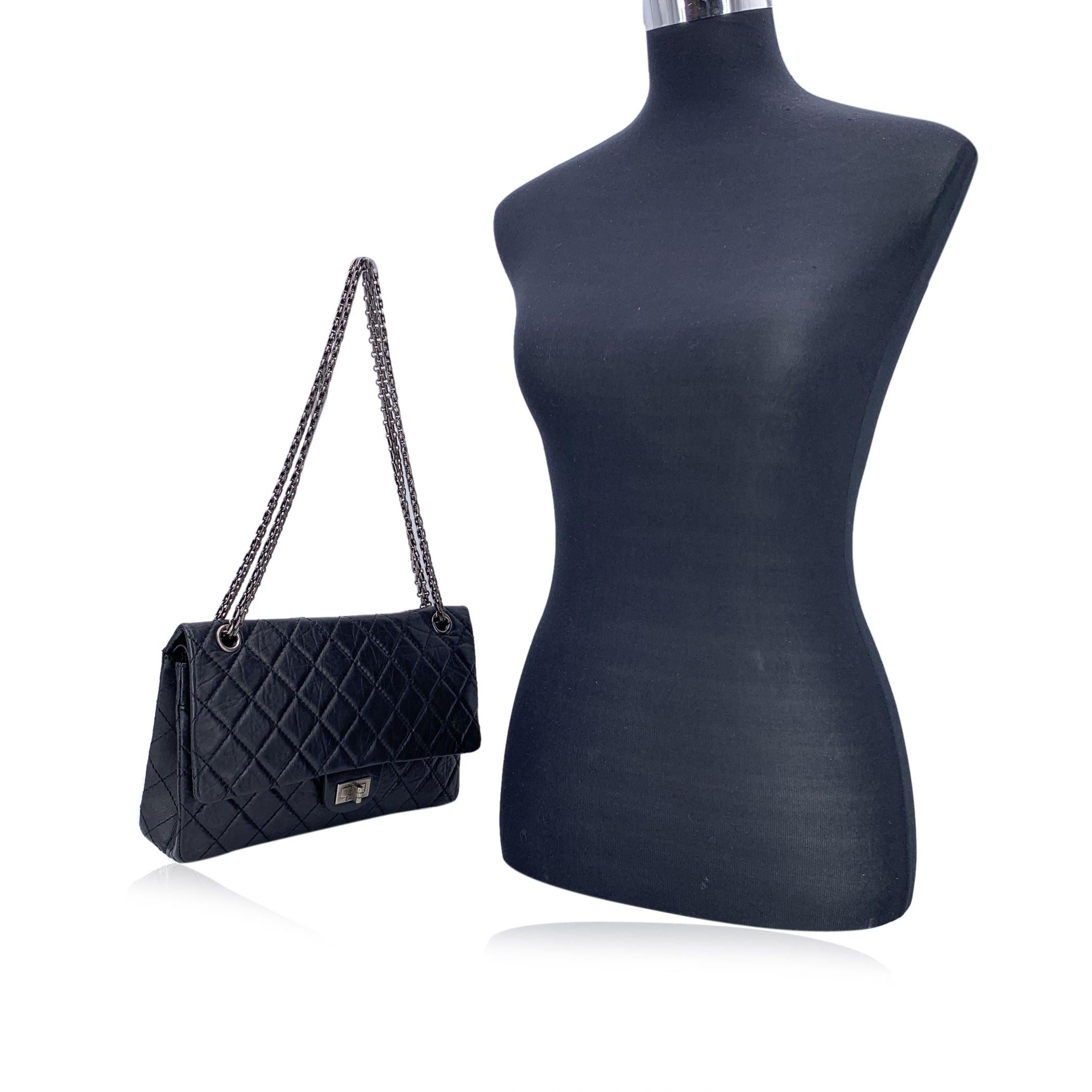 Chanel Black Leather Reissue 2.55 Large Double Flap Shoulder Bag For Sale 3