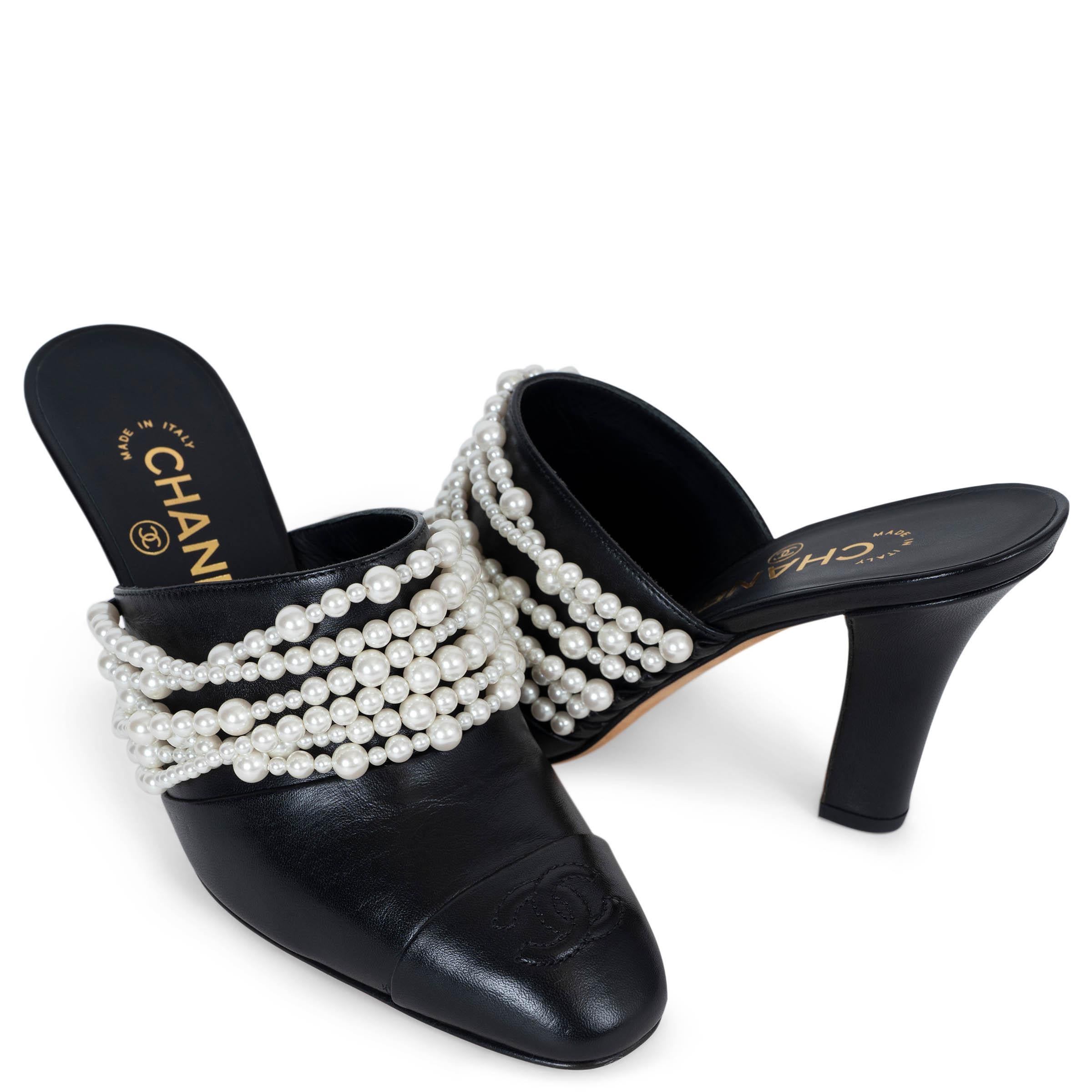 CHANEL schwarz Leder REV PEARL Mules Schuhe 37 im Angebot 2
