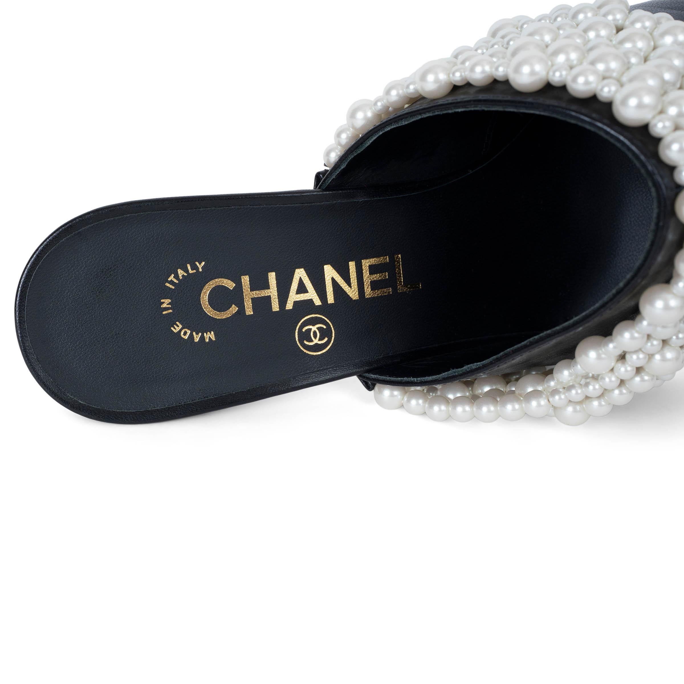 CHANEL schwarz Leder REV PEARL Mules Schuhe 37 im Angebot 3