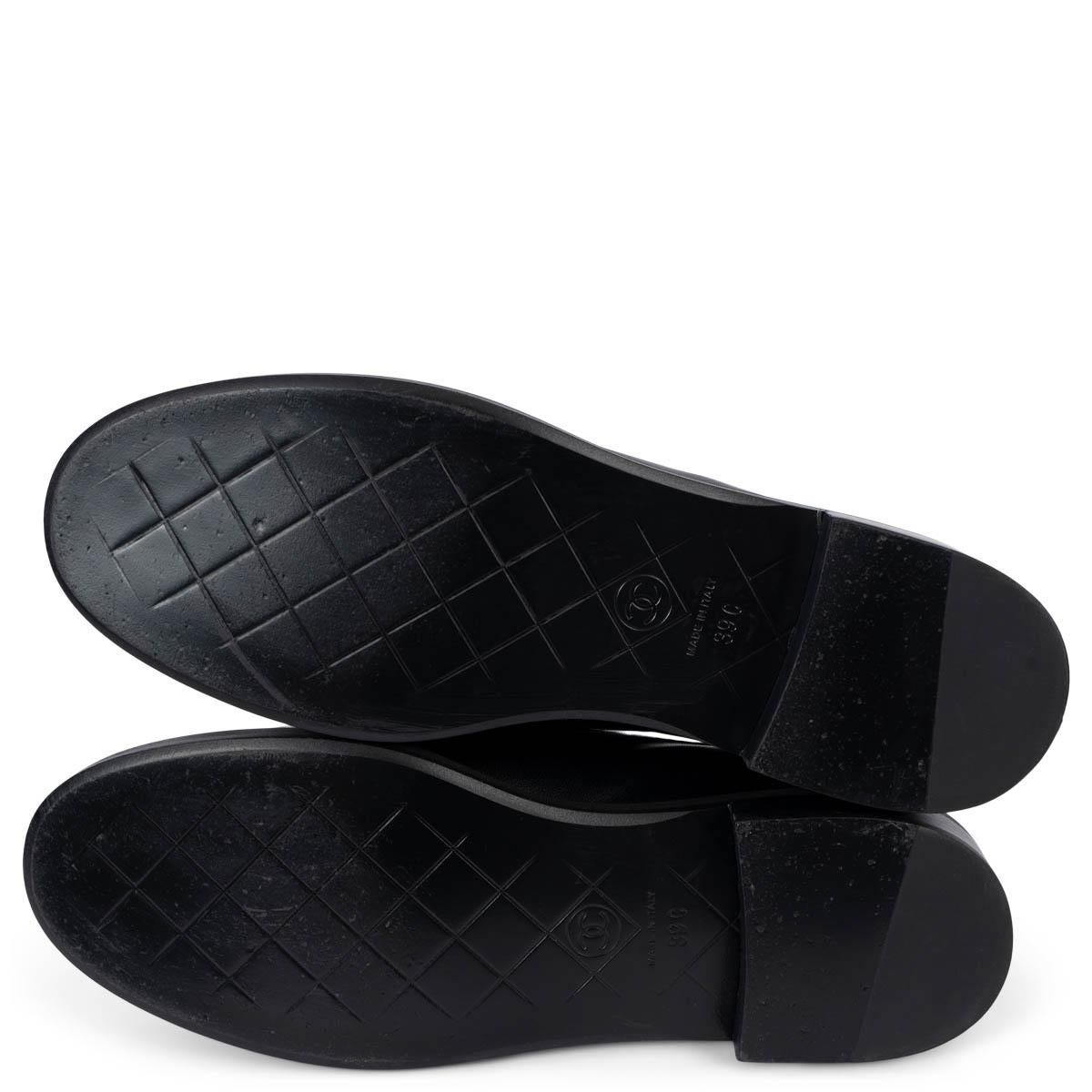 CHANEL cuir noir REV TURNLOCK Mocassins Chaussures 39 en vente 4