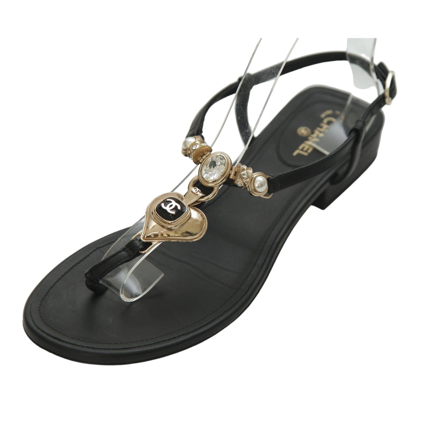 Nero Chanel Sandali in Pelle Nera Cuori Oro HW Perle Cristalli Flats Caviglia Sz 38