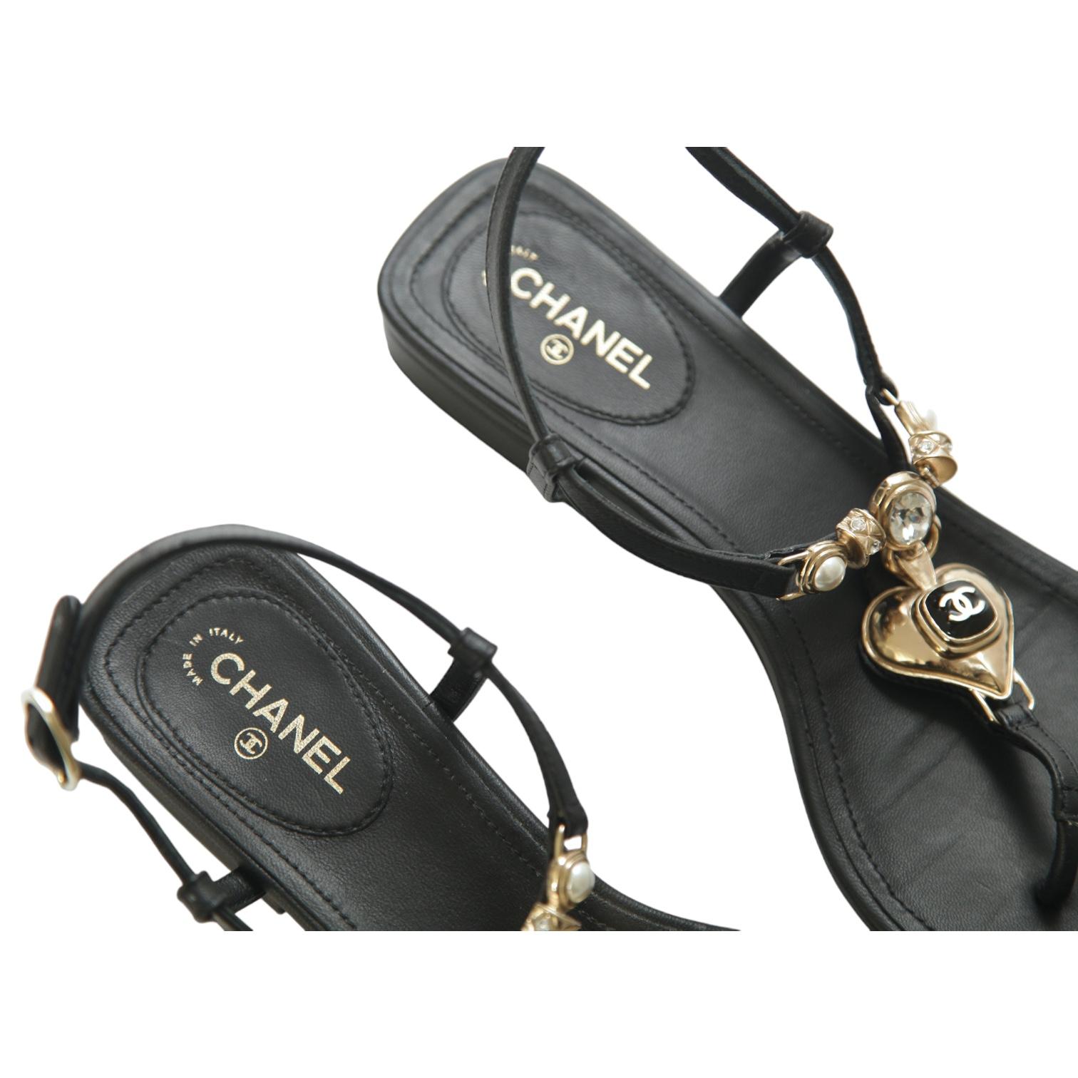 Chanel Sandali in Pelle Nera Cuori Oro HW Perle Cristalli Flats Caviglia Sz 38 4