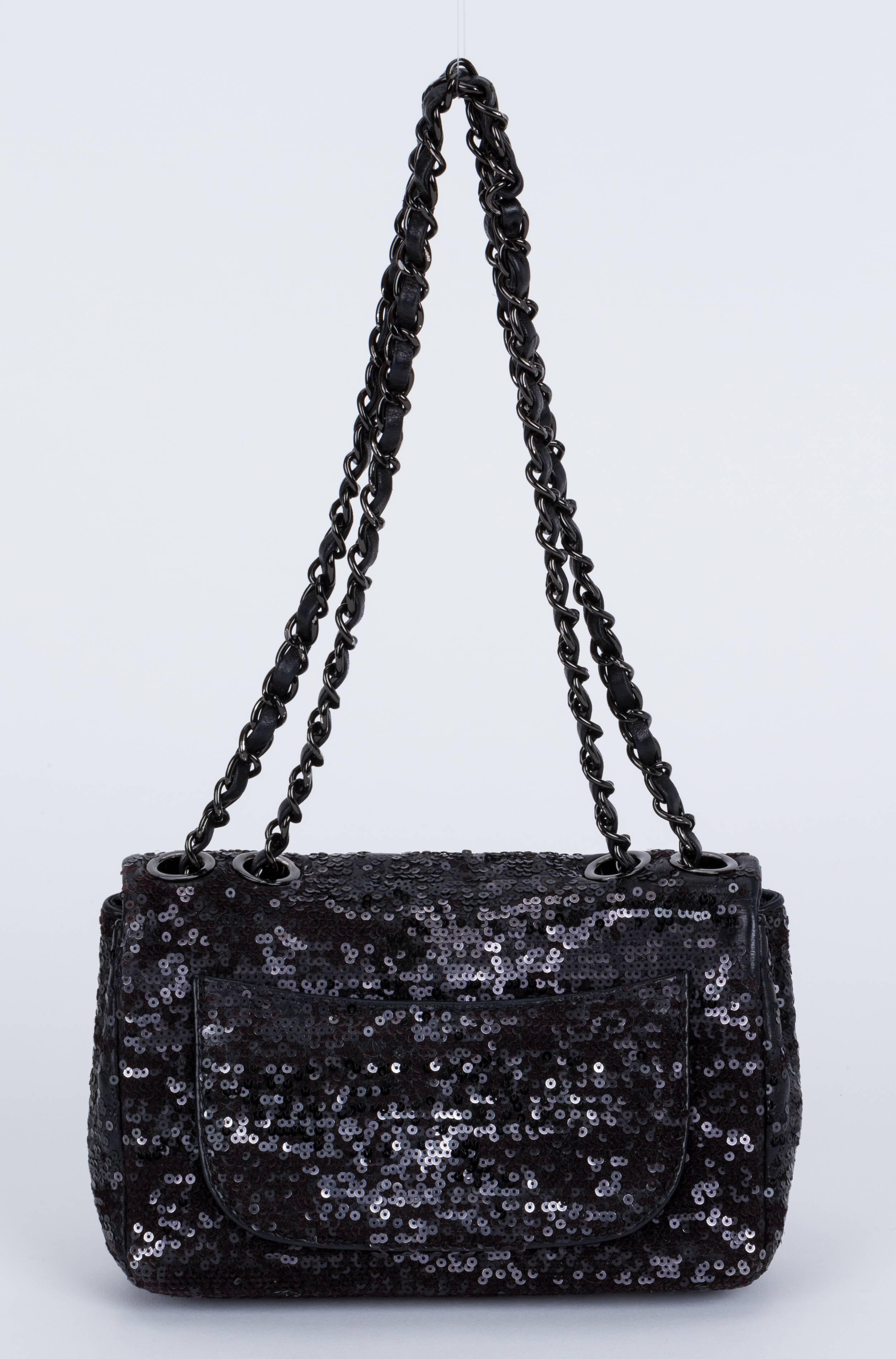 Chanel Black Leather Sequins Handbag In Excellent Condition In West Hollywood, CA