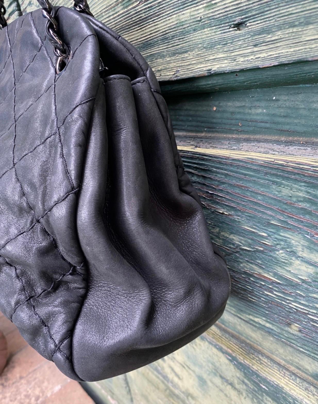 Black Chanel black leather Shoulder Bag For Sale
